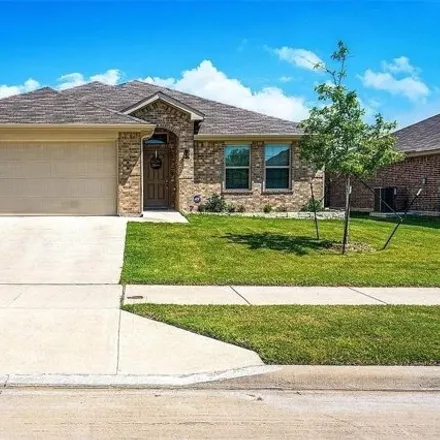 Rent this 3 bed house on Brahma Trail in Lake Crest Estates, Fort Worth