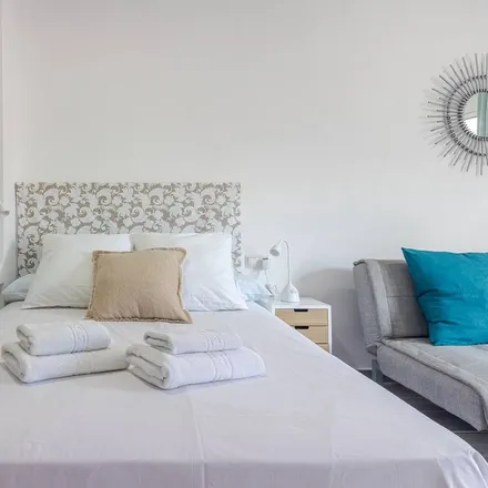 Rent this studio apartment on Las Palmas de Gran Canaria in Calle Lucas Fernández Navarro, 35007 Las Palmas de Gran Canaria