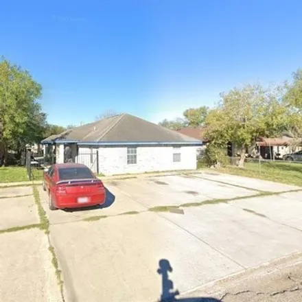Buy this studio house on 639 North Saint Marie Street in Mission, TX 78572