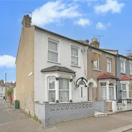 Buy this 2 bed house on Springfield Road in London, E17 8RR