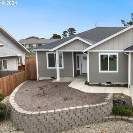 Buy this 3 bed house on 1877 Cleveland Street in North Bend, OR 97459
