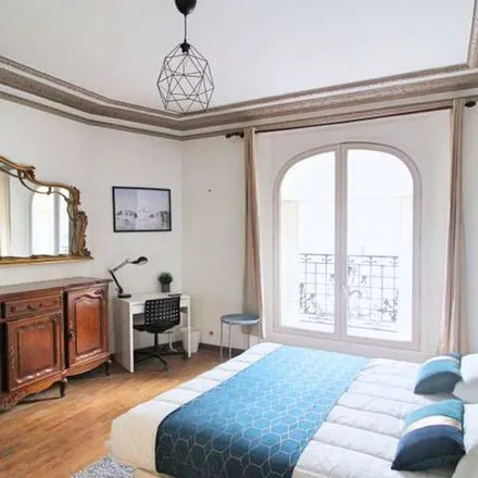 Rent this 5 bed apartment on 217 Avenue Daumesnil in 75012 Paris, France