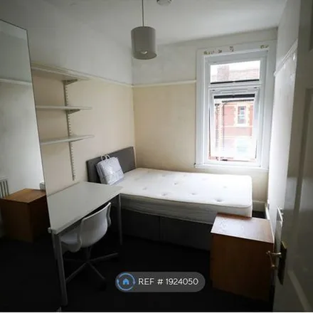 Image 3 - 57 Springfield Avenue, Bristol, BS7 9QS, United Kingdom - Townhouse for rent