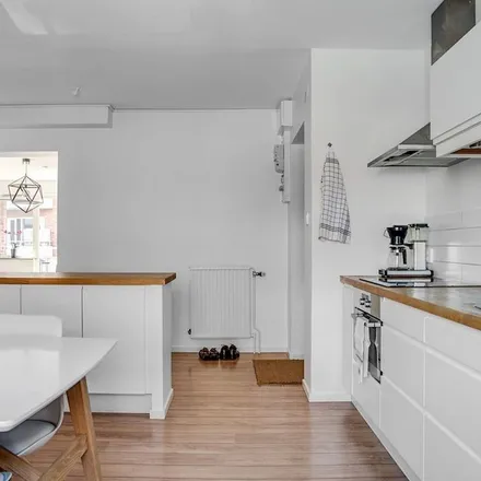 Rent this 2 bed apartment on Övre Långvinkelsgatan 155 in 254 36 Helsingborg, Sweden