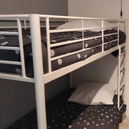 Rent this 2 bed apartment on 84330 Saint-Pierre-de-Vassols