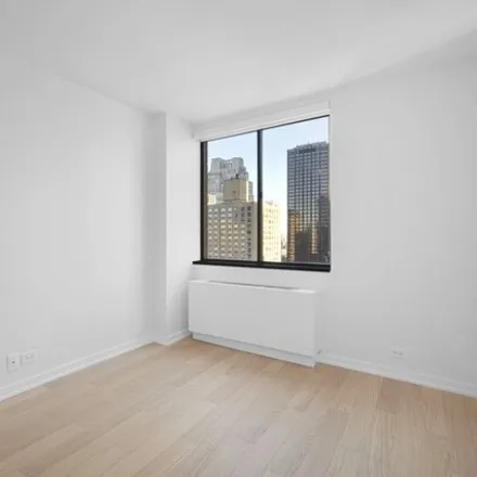 Image 3 - South Park Tower, 124 West 60th Street, New York, NY 10023, USA - House for rent