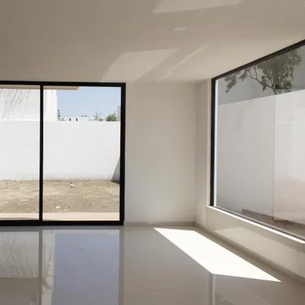 Buy this studio house on Gran Boulevard Lomas in Lomas de Angelópolis, 72193 Distrito Sonata