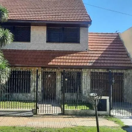 Buy this 3 bed house on General Zamudio 482 in Villa Cristóbal Colón, 1870 Avellaneda