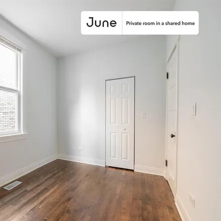 Image 3 - 2252 North Lawndale Avenue, Chicago, IL 60618, USA - Room for rent