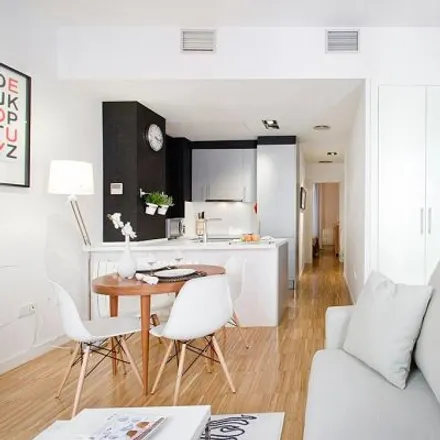 Image 4 - Calle de Antonio Grilo, 9, 28015 Madrid, Spain - Apartment for rent