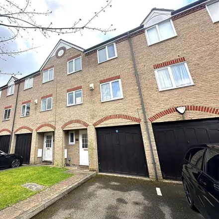 Rent this 4 bed townhouse on Reeds Walk in Tudor Estate, WD24 4GZ