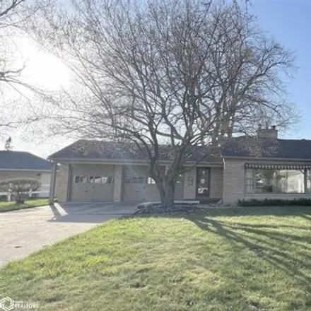 Buy this 3 bed house on 128 Willowbrook Drive in Mason City, IA 50401