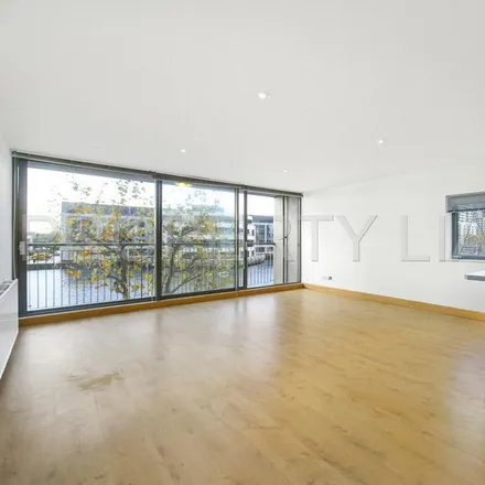 Image 1 - Canary Wharf College - Crossharbour, 7 Selsdon Way, Millwall, London, E14 9GL, United Kingdom - Apartment for rent