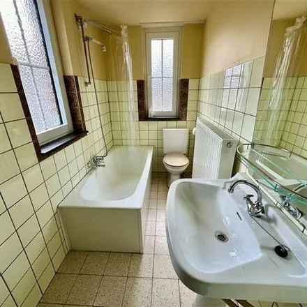 Rent this 2 bed apartment on Rue Docteur Parent 138 in 5300 Andenne, Belgium