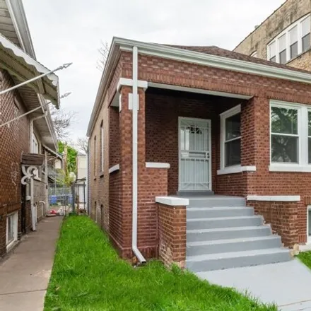 Buy this 2 bed house on 7813 South Paulina Street in Chicago, IL 60620