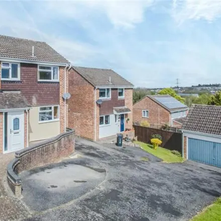 Buy this 3 bed house on Wheatlands in Swindon, SN25 1RL