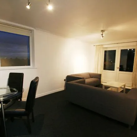 Image 6 - 9 High Street, Newcastle upon Tyne, NE3 1HS, United Kingdom - Apartment for rent