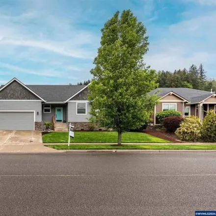 Buy this 3 bed house on 1539 Lakeview Drive in Silverton, OR 97381