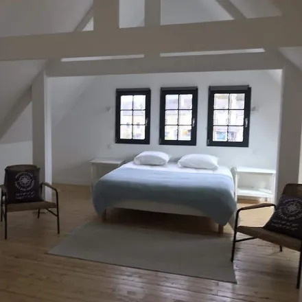 Rent this 3 bed house on 29250 Saint-Pol-de-Léon