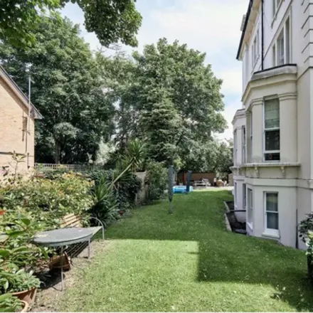 Image 4 - Grove Park Road, London, W4 3QA, United Kingdom - Apartment for rent