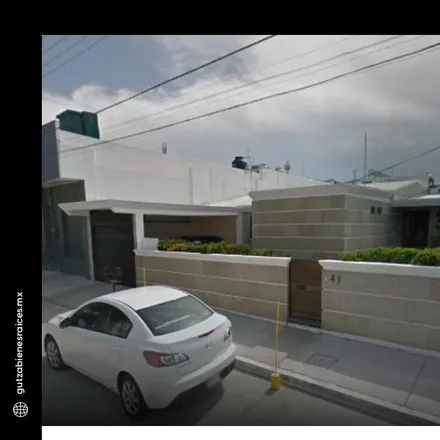 Buy this studio house on Parque Deportivo Universitario "Beto Ávila" in Calle Paseo de las Jacarandas, 94294 Virginia