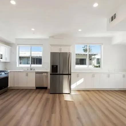 Image 2 - 852 South Shenandoah Street, Los Angeles, CA 90035, USA - Townhouse for rent