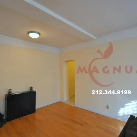 Image 1 - 1 Bank Street, New York, NY 10014, USA - Apartment for rent