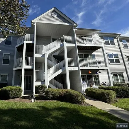 Rent this 2 bed condo on 923 Juniper Way Unit G1 in Mahwah, New Jersey