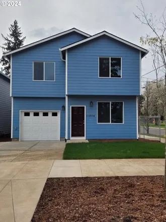 Buy this 4 bed house on 4811 Southeast 118th Avenue in Portland, OR 97266