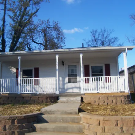 Rent this 3 bed house on 433 E Southern Dr