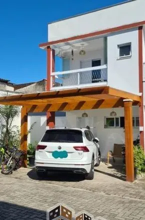 Buy this 2 bed house on Rua Tocantins in Massaguaçú, Caraguatatuba - SP