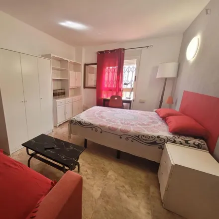 Rent this 3 bed apartment on Bar Tapate in CV-315, 46113 Montcada / Moncada