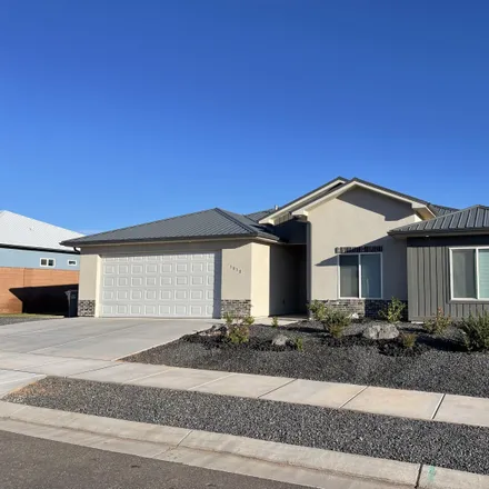 Buy this 3 bed house on 2001 West 200 South in Hurricane, UT 84737