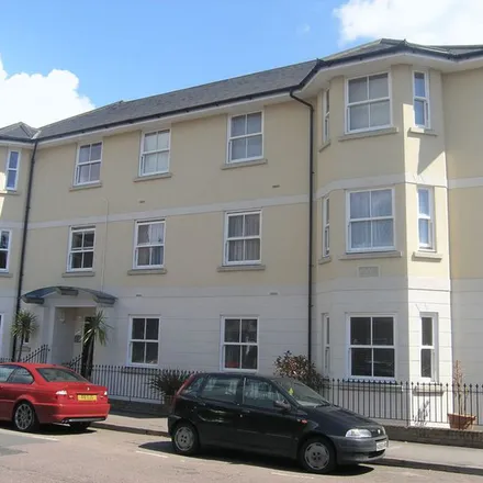 Image 4 - Marlow Library, Institute Road, Marlow, SL7 1BL, United Kingdom - Apartment for rent