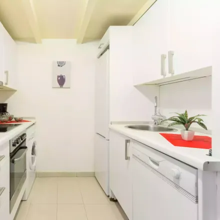 Rent this studio room on Madrid in Mola!, Calle de Atocha