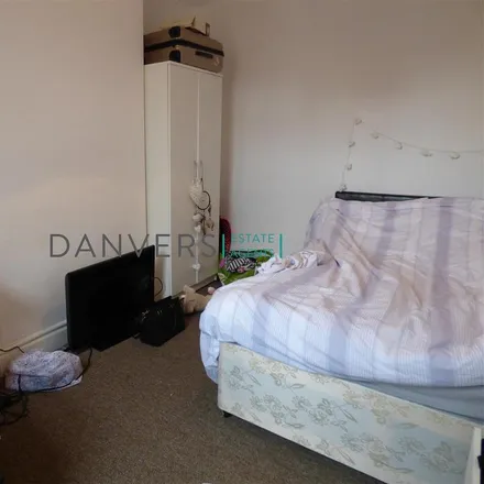 Image 4 - Cambridge Street, Leicester, LE3 0JQ, United Kingdom - Townhouse for rent