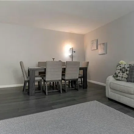 Image 3 - 632 Palmer Rd Apt 5f, Yonkers, New York, 10701 - Apartment for sale
