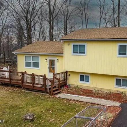 Buy this 3 bed house on 9581 Millwood Drive in Coolbaugh Township, PA 18466