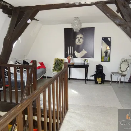 Rent this 2 bed apartment on 17 Rue du Pâtis in 89200 Avallon, France