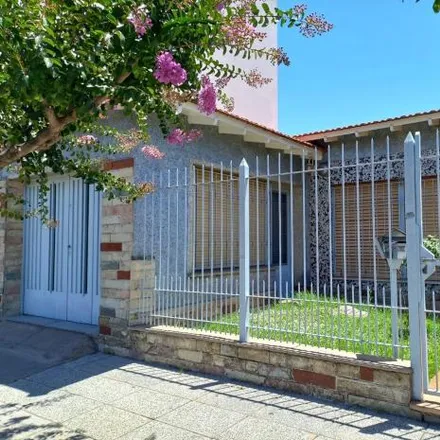 Buy this 2 bed house on Pizza Ula in José Mármol, Partido de La Matanza