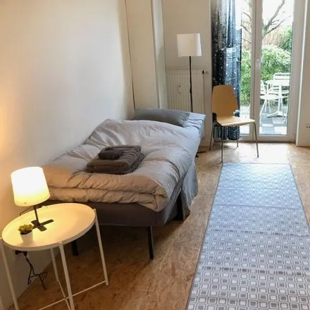 Rent this 4 bed apartment on Derfflingerstraße 38 in 40470 Dusseldorf, Germany