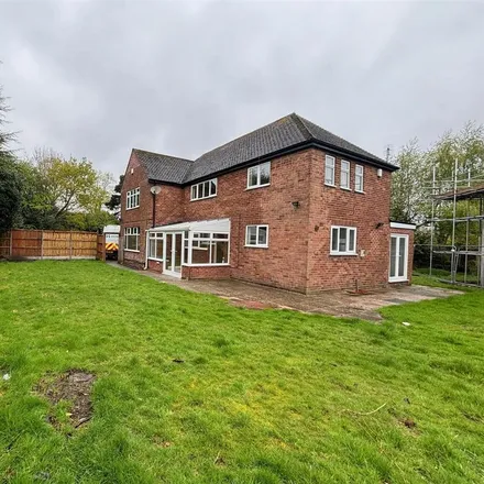 Rent this 4 bed house on Heath Drive in Shirley, B90 4DN