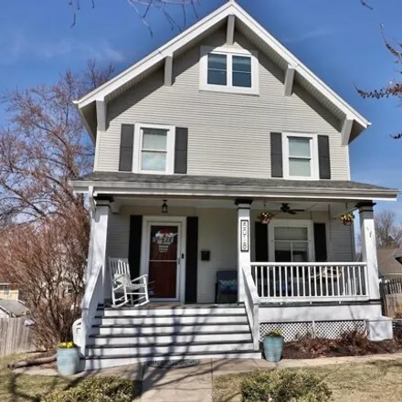 Buy this 4 bed house on 5017 Webster Street in Omaha, NE 68132