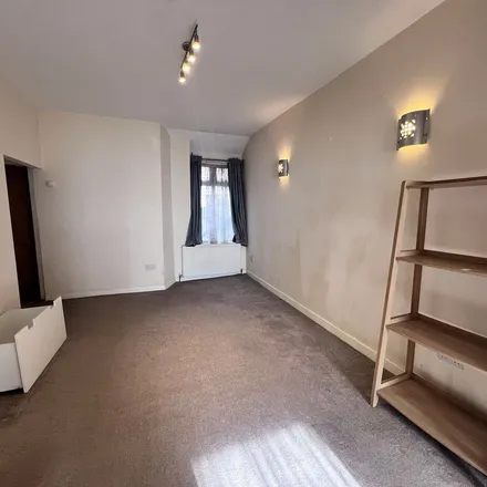 Rent this 4 bed apartment on Smedley in Queens Road / opposite Clibran Street, Queens Road