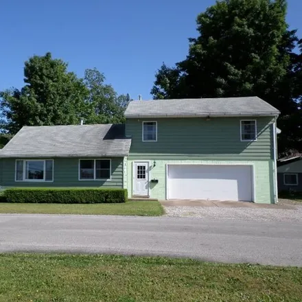 Buy this 4 bed house on 2802 Shannon Rd in Erie, Pennsylvania