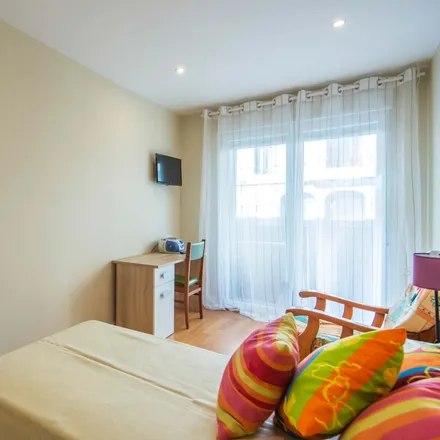 Rent this 1 bed room on Madrid in Calle de Atocha, 70