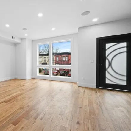 Image 3 - 23 Highland Avenue, Bergen Square, Jersey City, NJ 07306, USA - Condo for sale