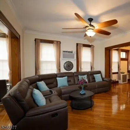 Image 5 - 161 Boyden Avenue, Newark Heights, Maplewood, NJ 07040, USA - House for rent