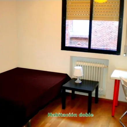 Rent this 7 bed apartment on Madrid in Calle de Tenerife, 11