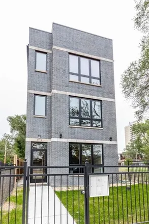 Image 1 - 301-307 East 37th Street, Chicago, IL 60653, USA - House for rent